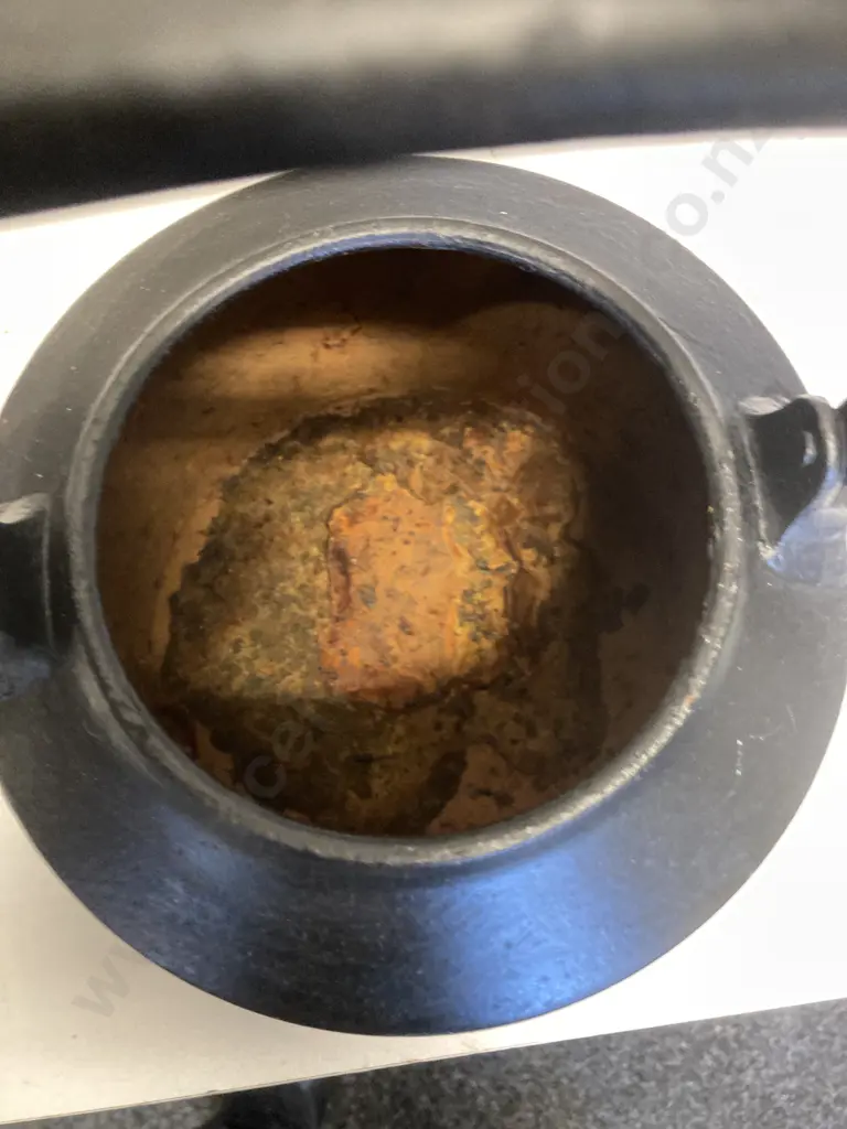 Cast Iron Teapot (Rusty Inside) & Cast Iron Dutch Oven Image 1++